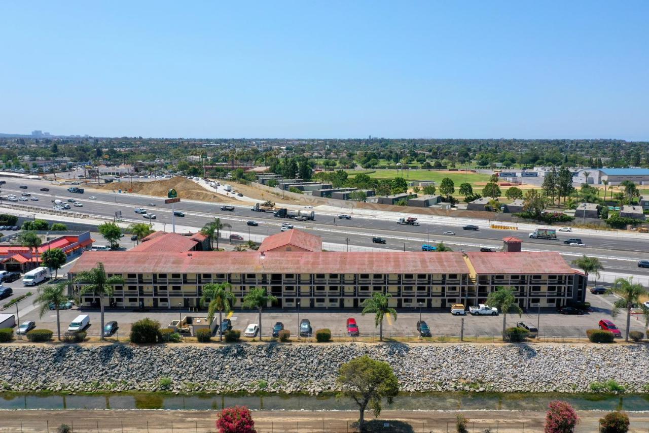 La Quinta Inn By Wyndham Costa Mesa Orange County Buitenkant foto